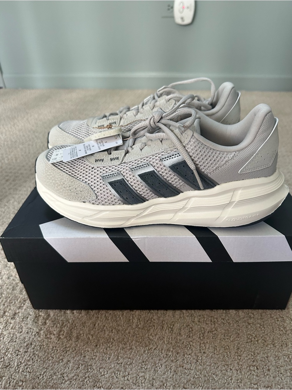 Adidas Astrastar Cloudfoam Sneakers Women’s Size 9 Gray/Black New in box